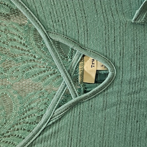 Tru Self, Aqua Top, Lace, Sz LG, Rayon, Stretch - Picture 3 of 15